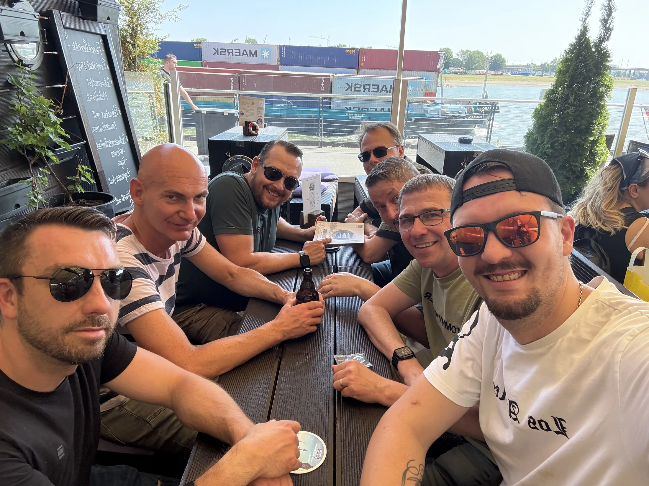 Gemeinsames Gruppenfoto bei der Herrentour Düsseldorf 2025